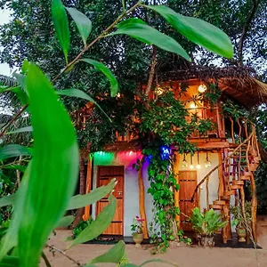 2* Hotel Banda Eco